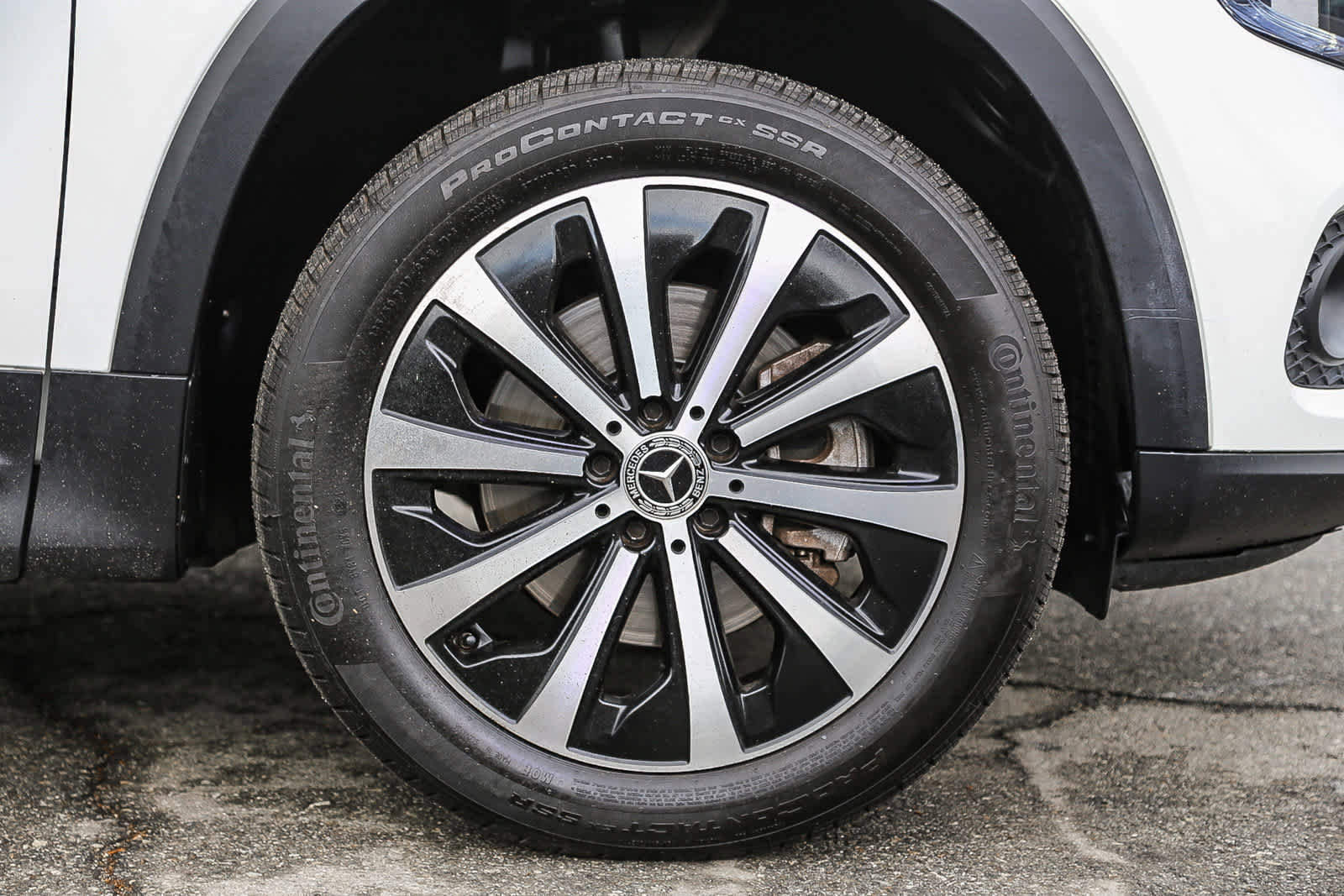 Used 2021 Mercedes-Benz GLB 250 w/ Premium Package image 10