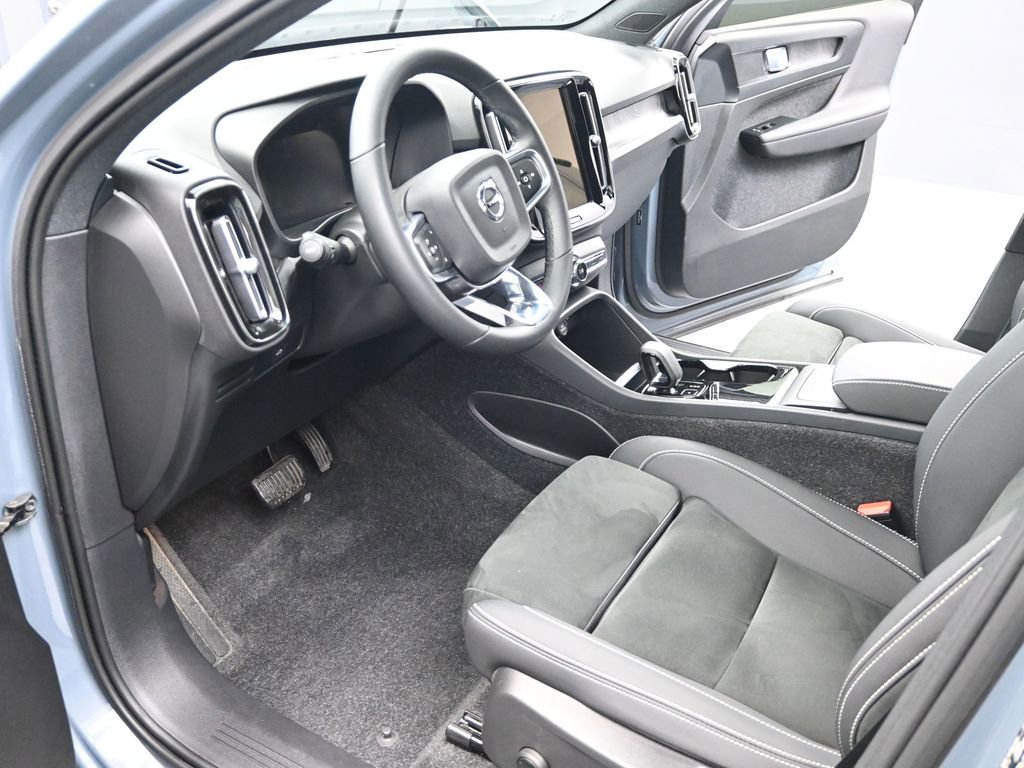 Used 2023 Volvo C40 P8 Recharge Plus image 10