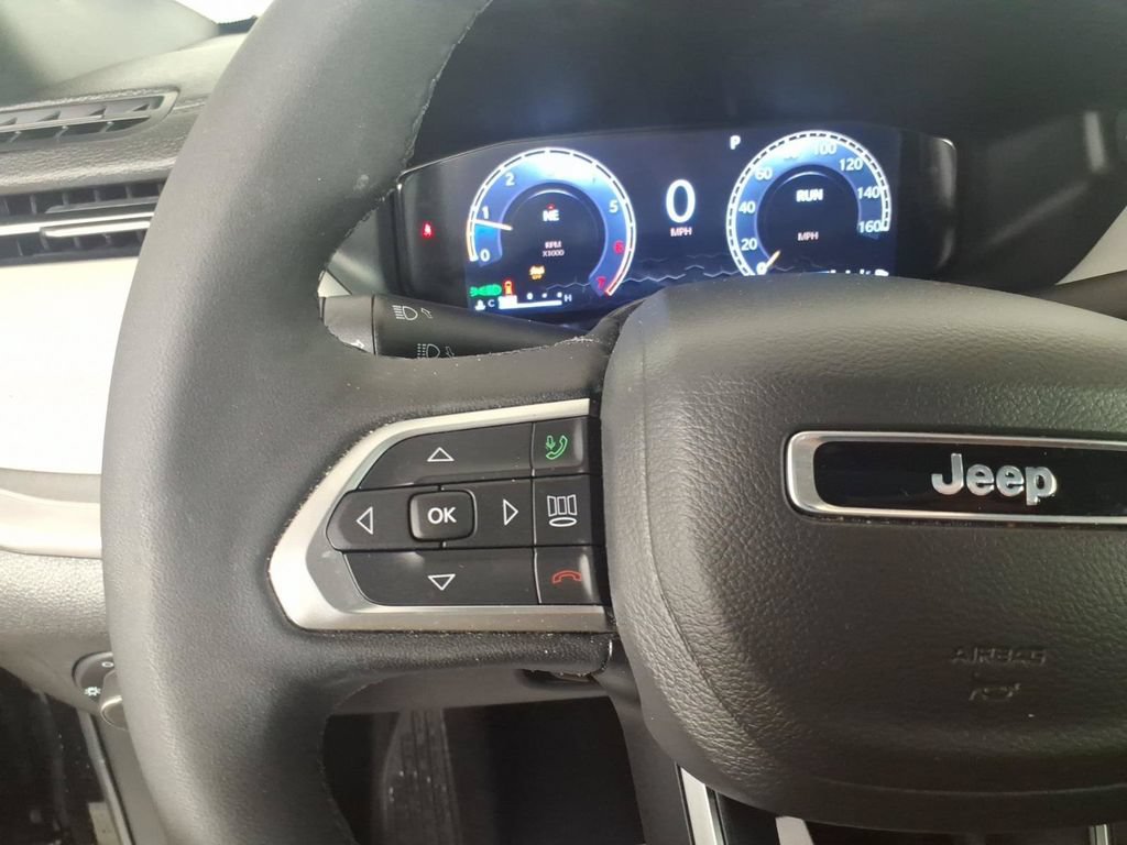Used 2025 Jeep Compass Limited w/ Elite Group AWD/4WD image 15