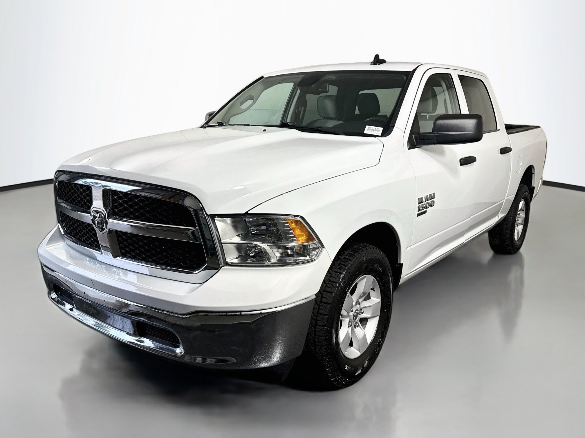 Used 2023 RAM 1500 Classic SLT w/ Electronics Group AWD/4WD image 4