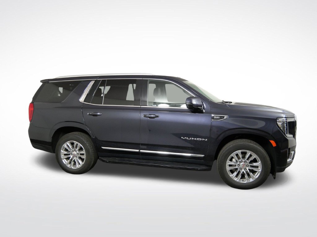 Used 2023 GMC Yukon SLT w/ SLT Premium Package AWD/4WD image 2
