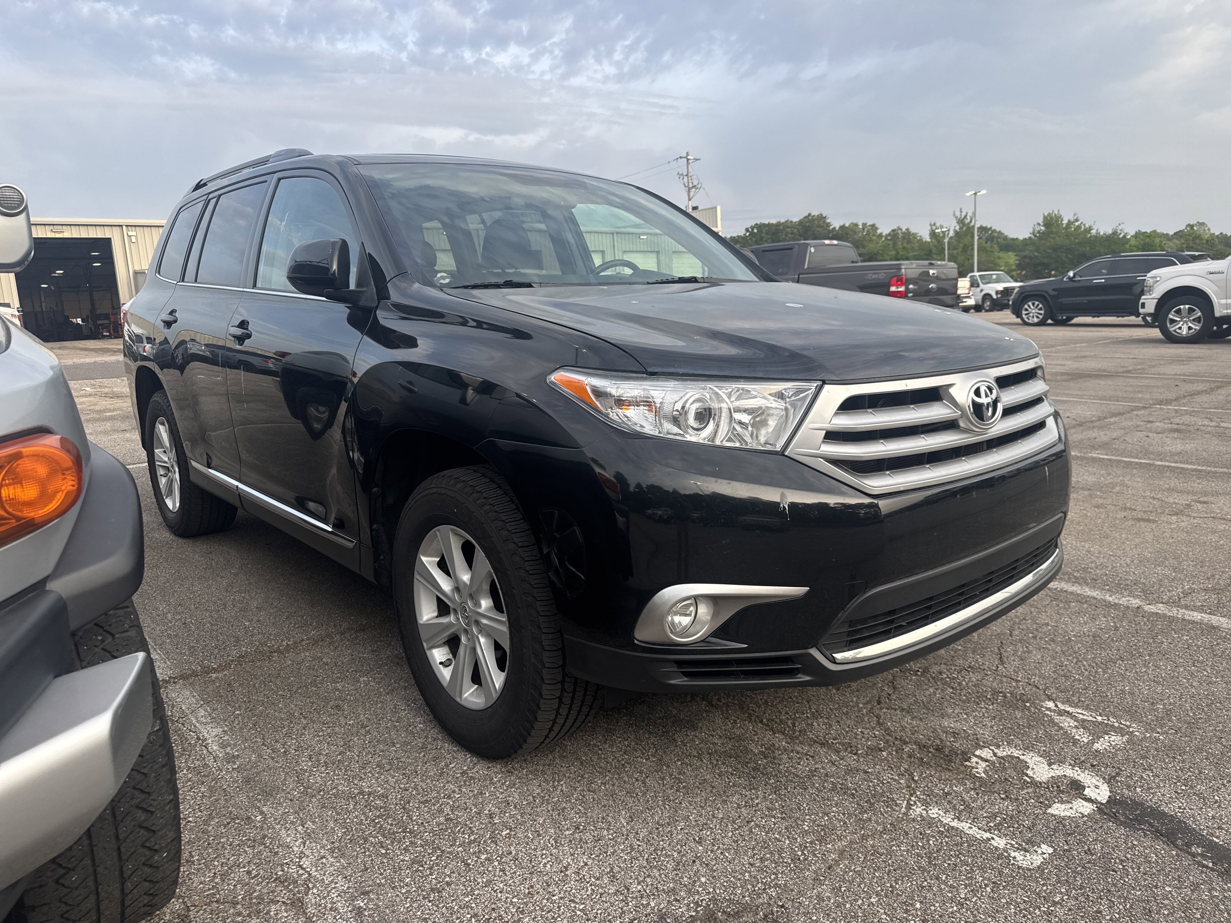 Used 2012 Toyota Highlander SE w/ Tow Pkg