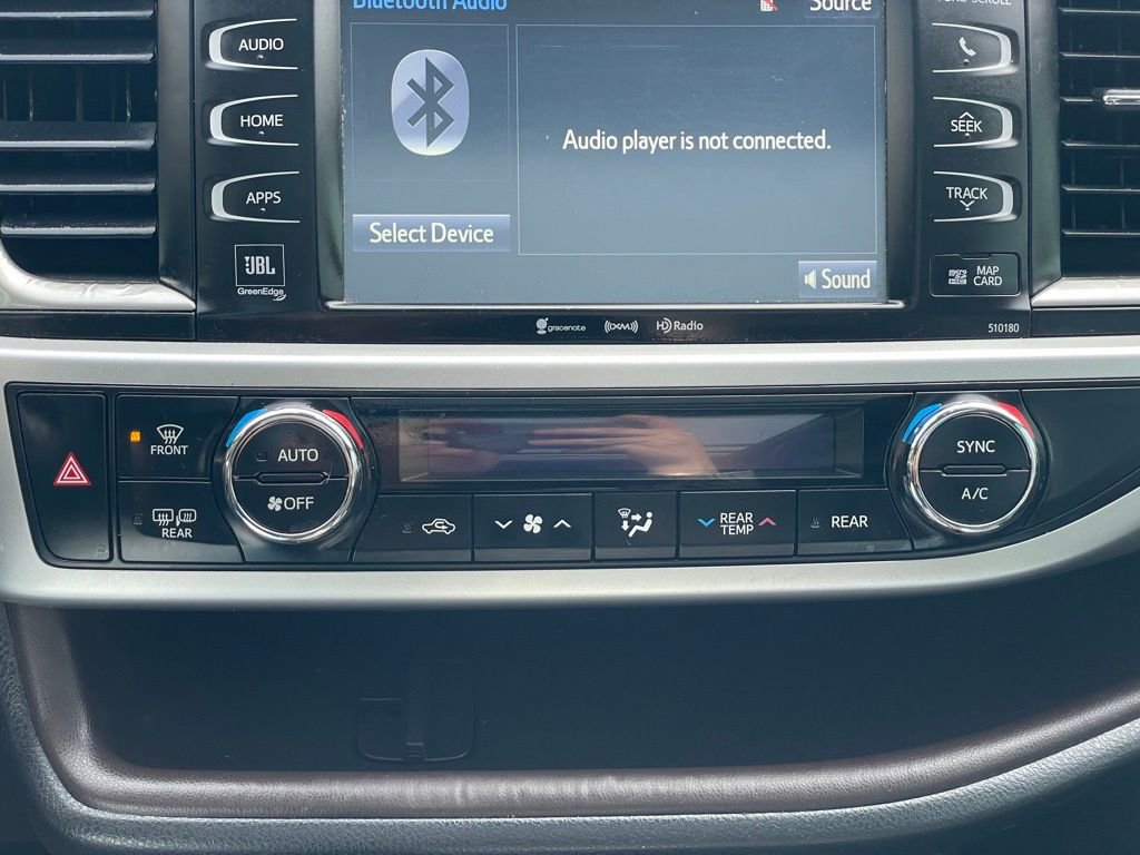 Used 2017 Toyota Highlander Limited Platinum AWD/4WD image 32