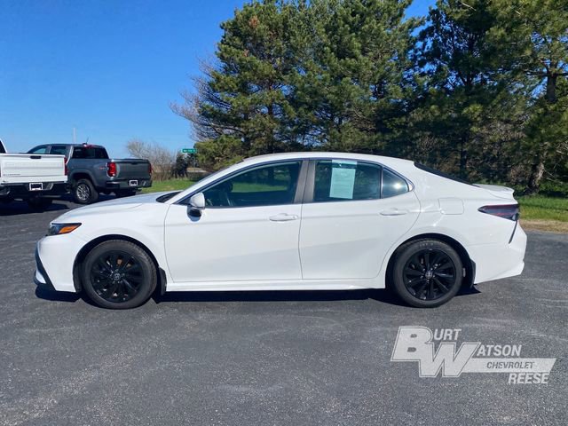 Used 2024 Toyota Camry SE image 2