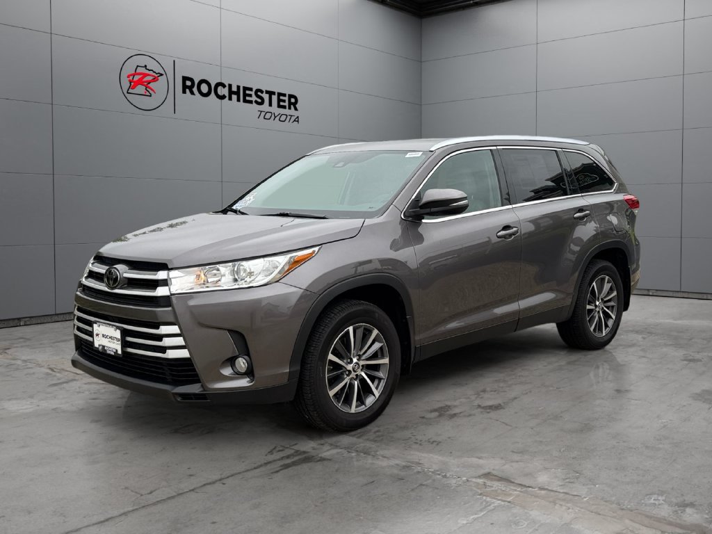 Used 2019 Toyota Highlander XLE AWD/4WD image 7