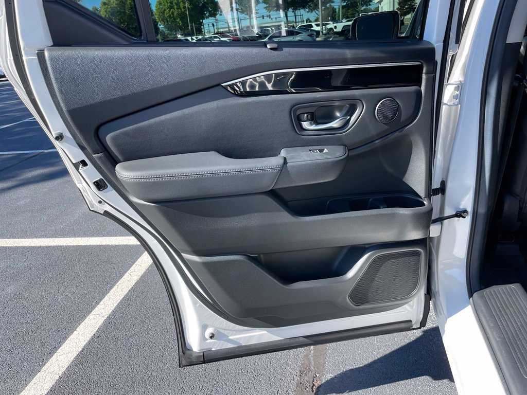 Certified 2025 Honda Pilot Touring image 38