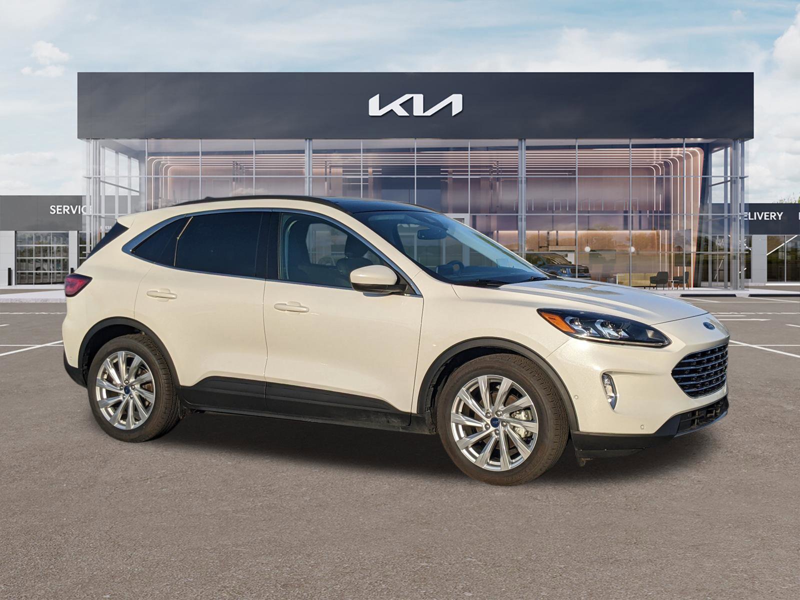 Used 2021 Ford Escape Titanium w/ Titanium Elite Package image 2