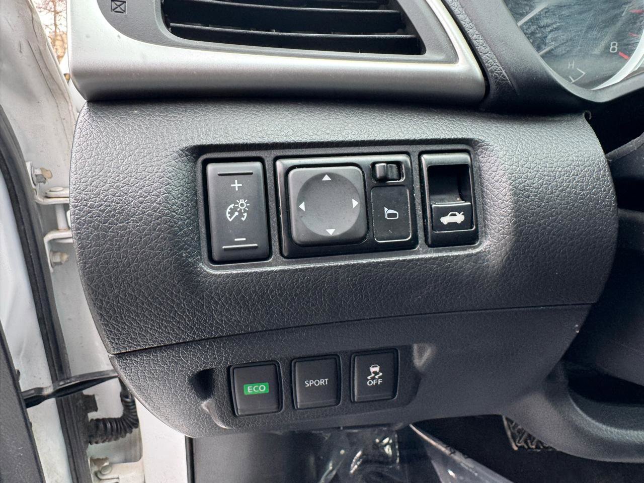 Used 2018 Nissan Sentra S image 30