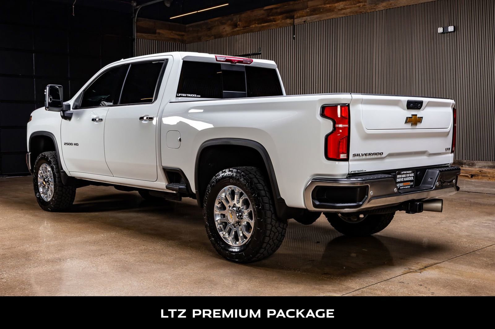 Used 2024 Chevrolet Silverado 2500 LTZ w/ LTZ Premium Package image 6