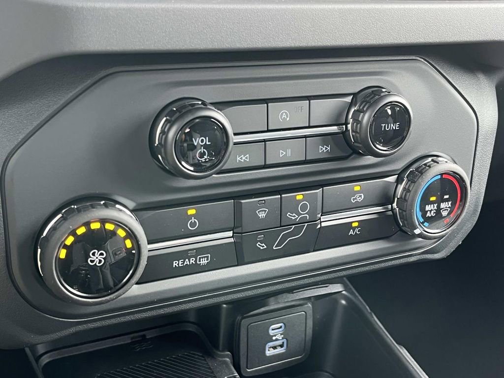 New 2025 Ford Bronco 4-Door image 7