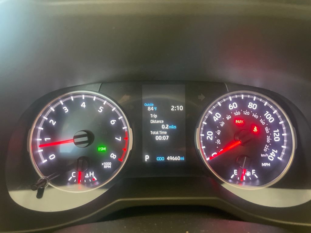 Used 2019 Toyota RAV4 XLE Premium FWD image 28