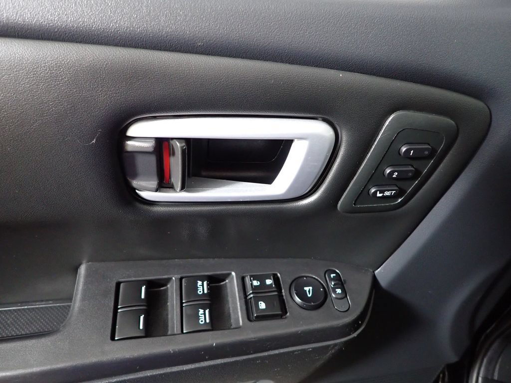 Used 2014 Honda Pilot Touring image 19