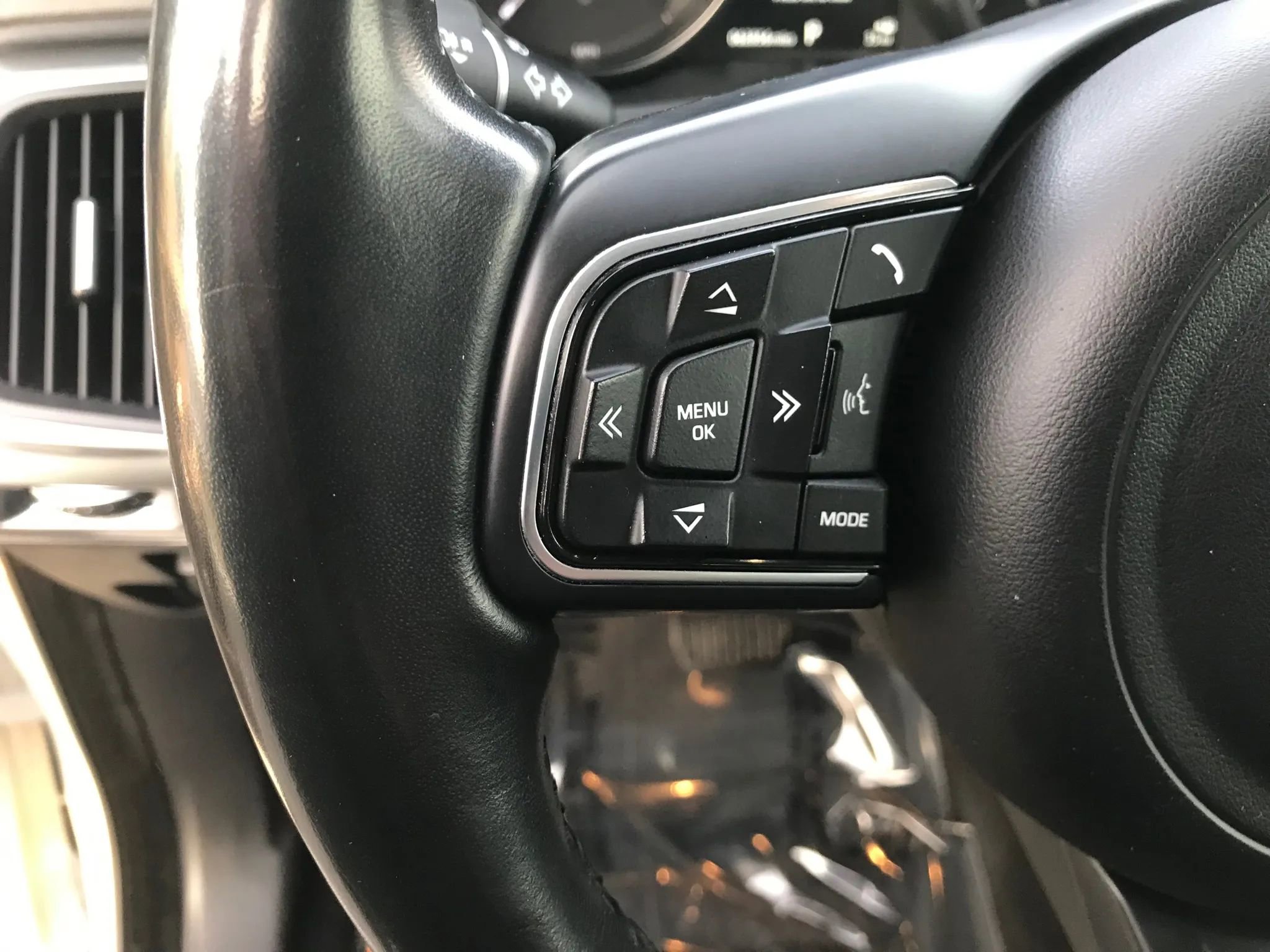 Used 2018 Jaguar E-PACE S image 15