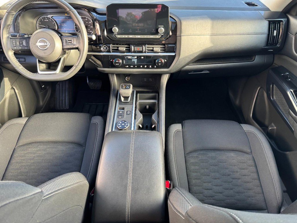 Used 2022 Nissan Pathfinder SV w/ SV Premium Package image 12