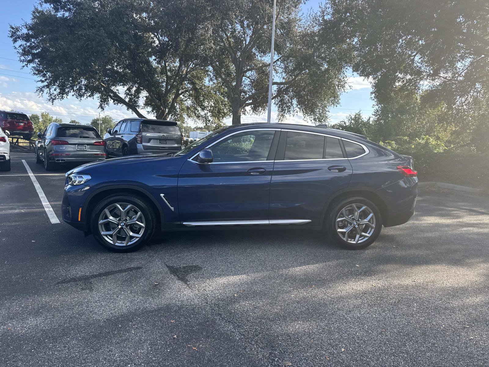 Certified 2025 BMW X4 xDrive30i image 7