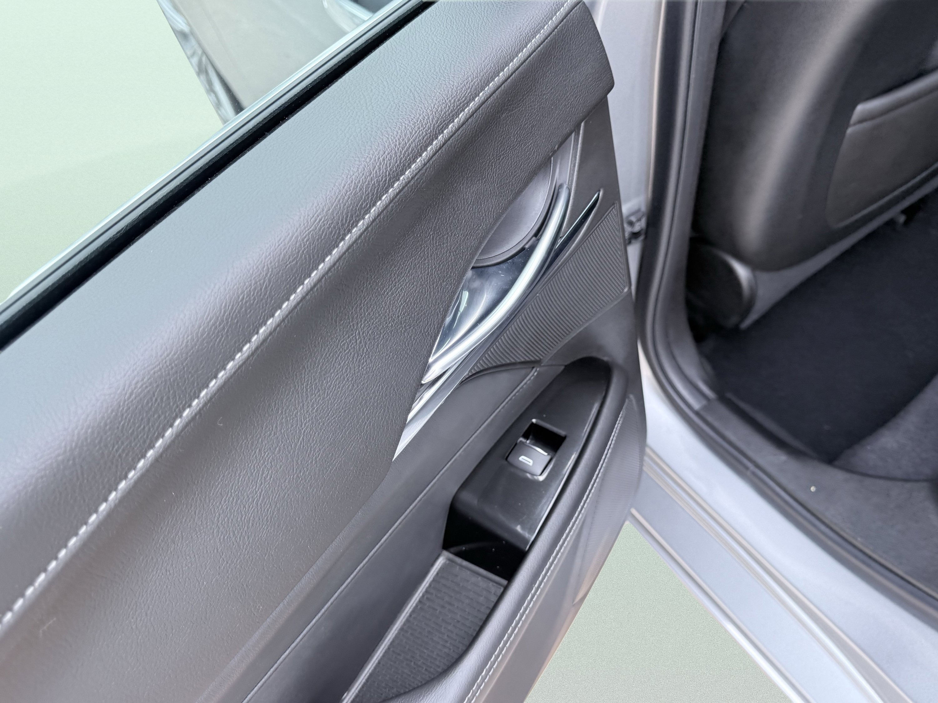 Used 2025 Cadillac CT4 Premium Luxury image 31