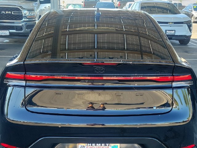 Used 2025 Toyota Prius FWD image 27