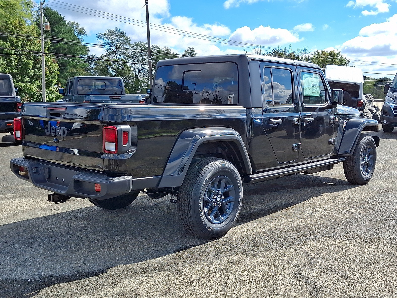 New 2026 Jeep Gladiator Sport AWD/4WD image 4