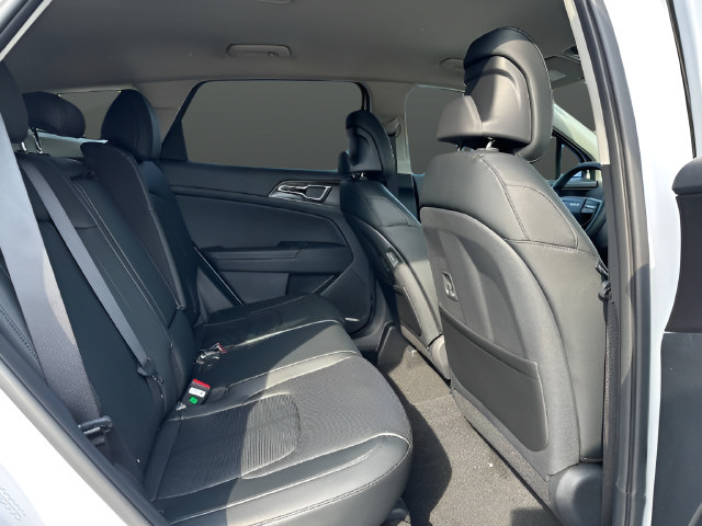 New 2026 Kia Sportage EX FWD image 5