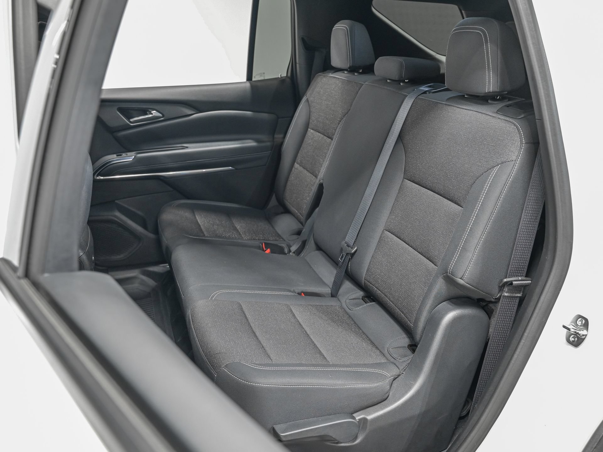Used 2025 Chevrolet Traverse LT FWD image 26
