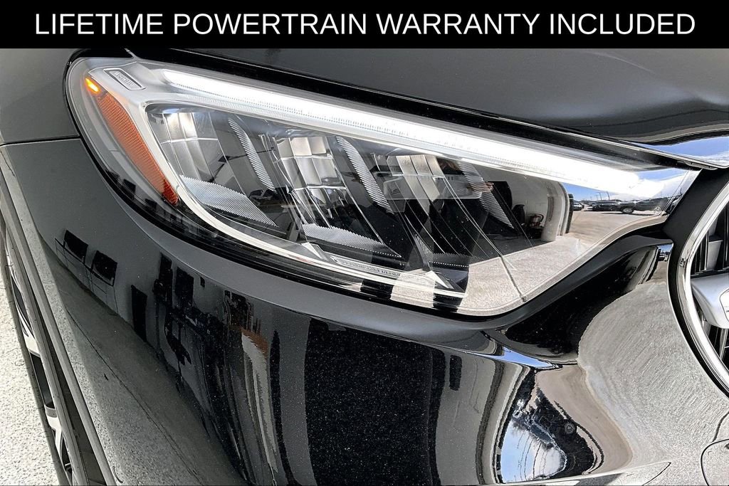 Used 2025 Mercedes-Benz GLC 350e 4MATIC image 39