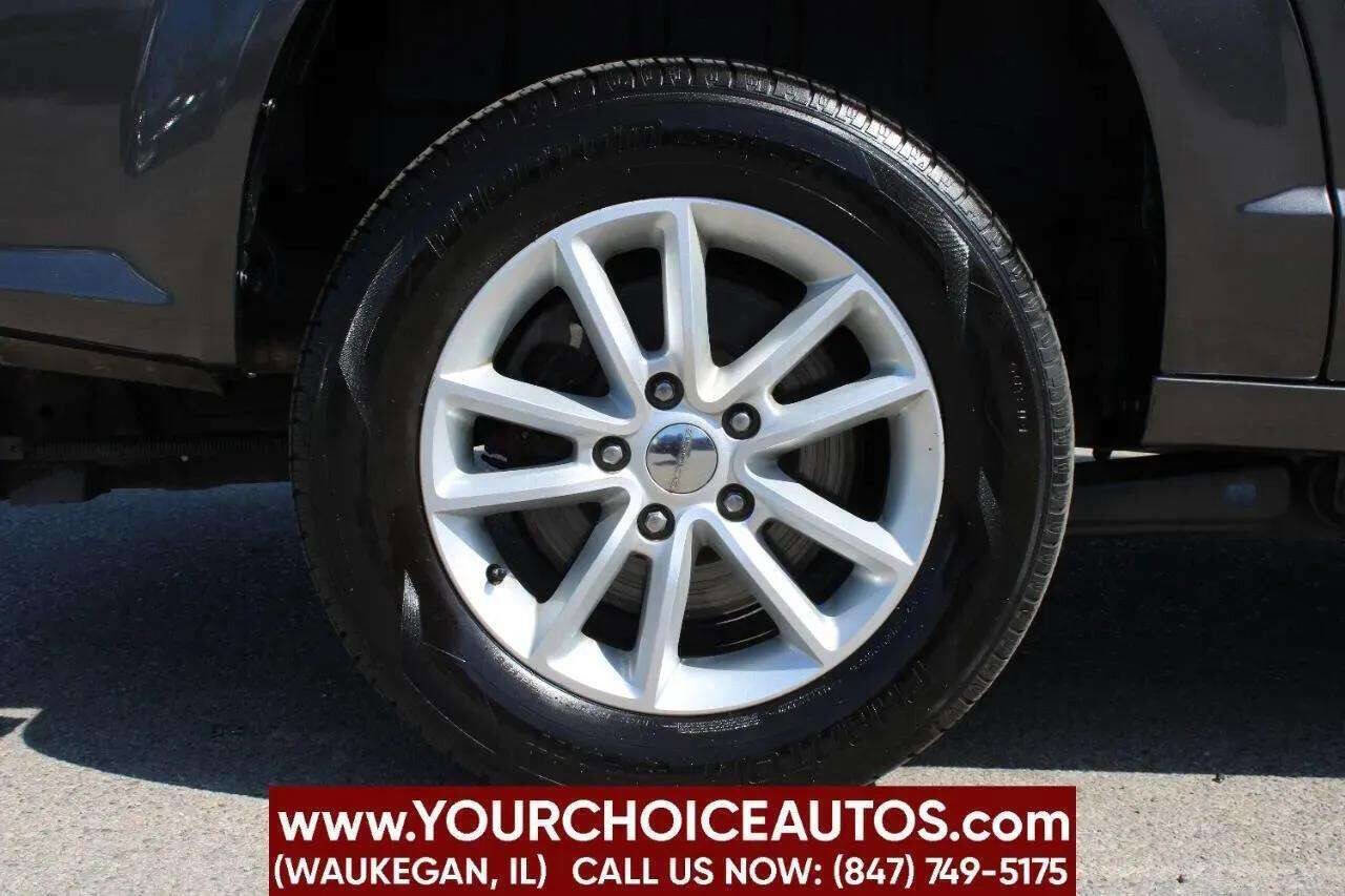 Used 2015 Dodge Grand Caravan SXT w/ Rear Park Assist Package image 13