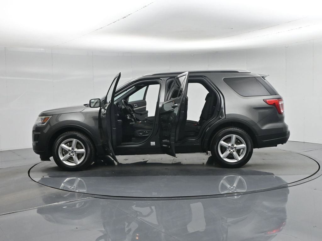 Certified 2018 Ford Explorer XLT image 38