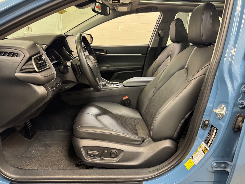 Used 2023 Toyota Camry XSE w/ Navigation Package FWD image 9