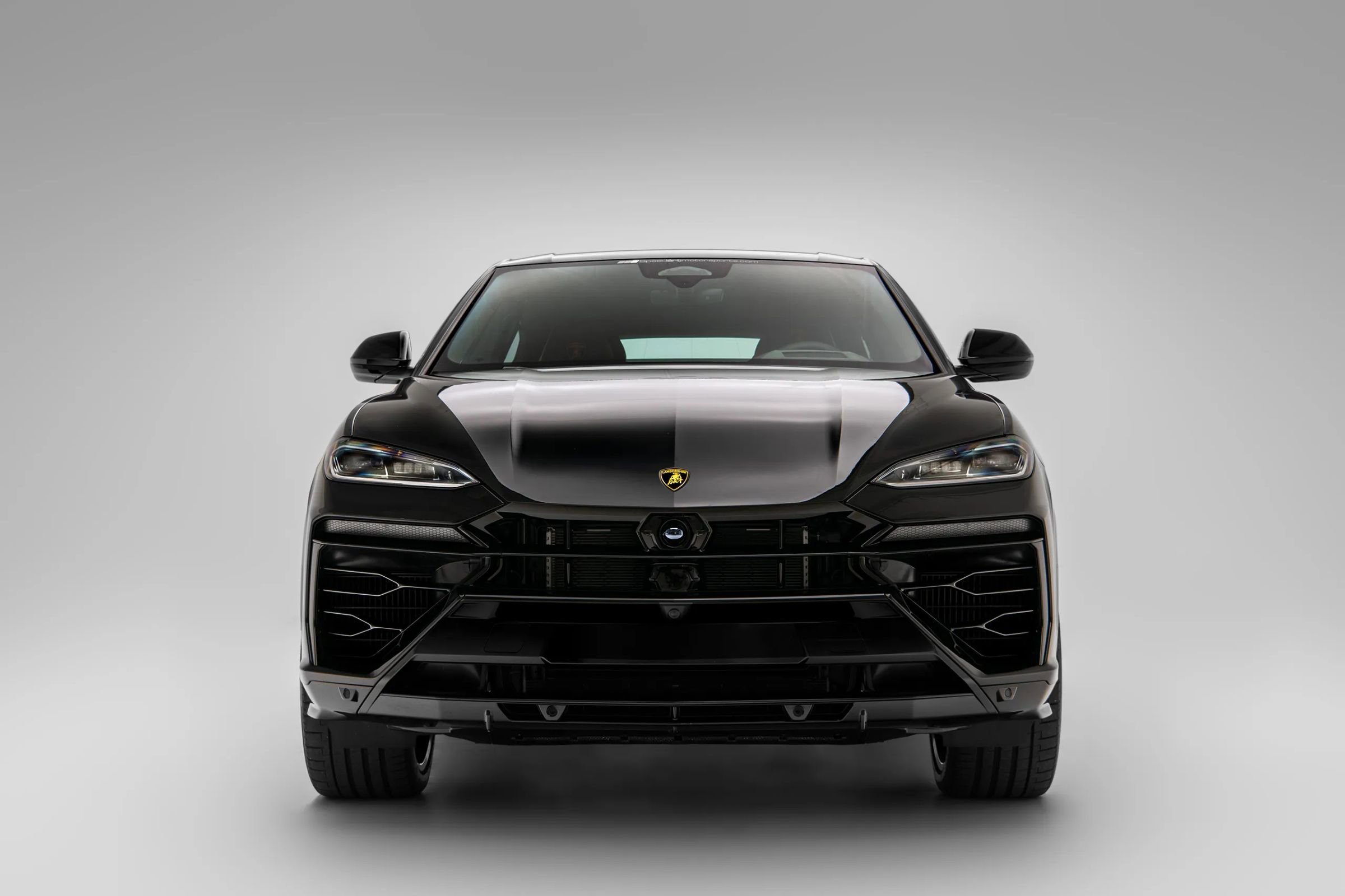 Used 2026 Lamborghini Urus SE AWD/4WD image 3