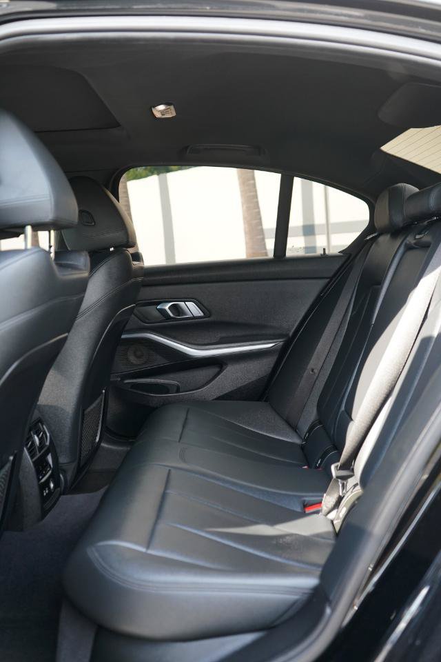 Used 2019 BMW 330i xDrive Sedan w/ Convenience Package AWD/4WD image 17