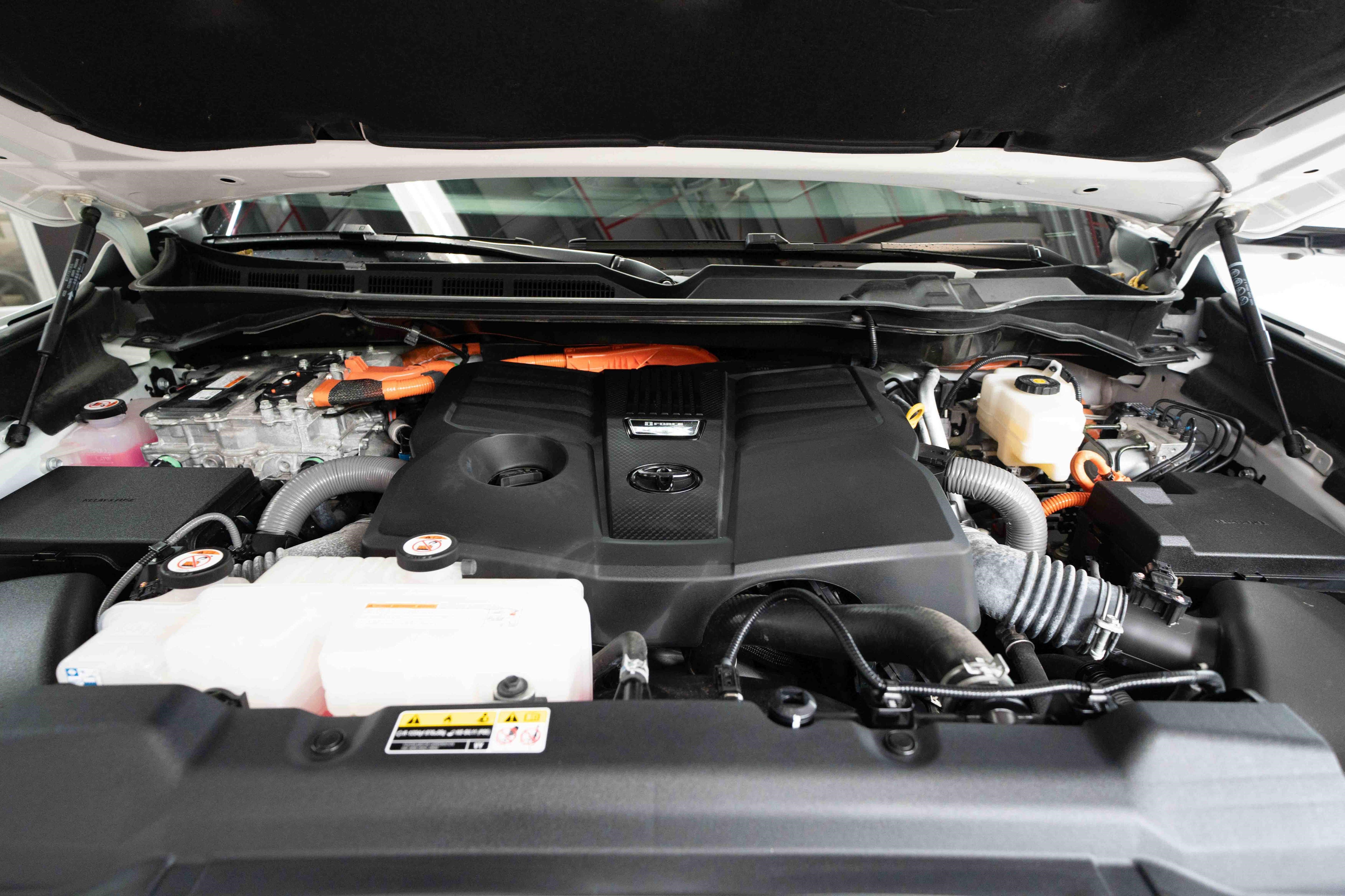 Used 2024 Toyota Sequoia Platinum AWD/4WD image 32