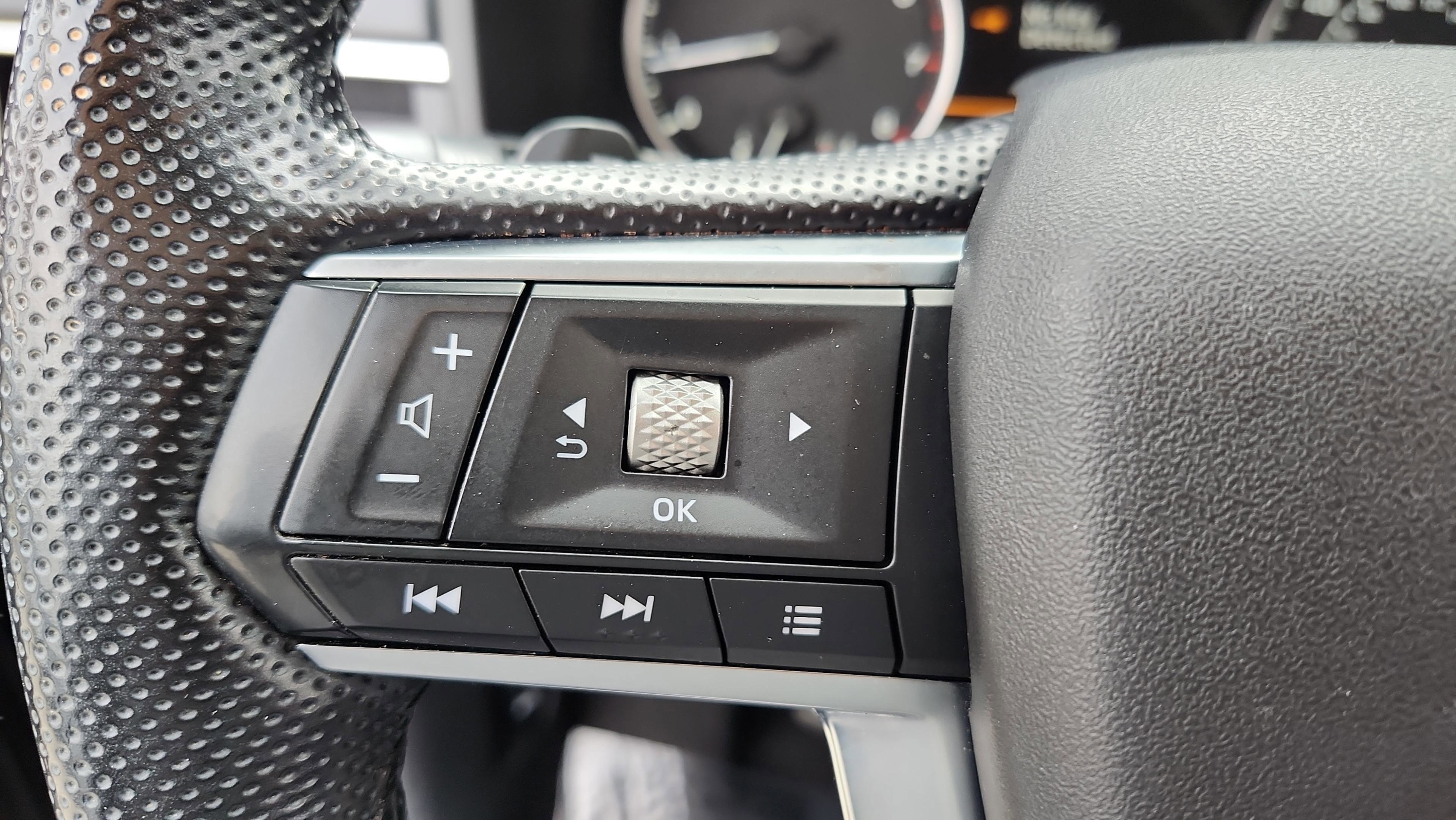 Used 2022 Mitsubishi Outlander SE image 10