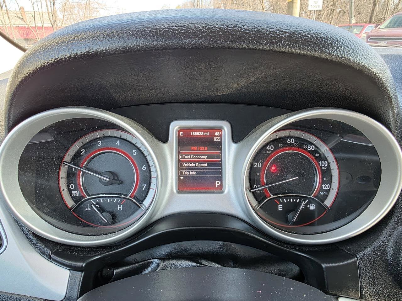Used 2015 Dodge Journey SXT w/ Flexible Seating Group image 15
