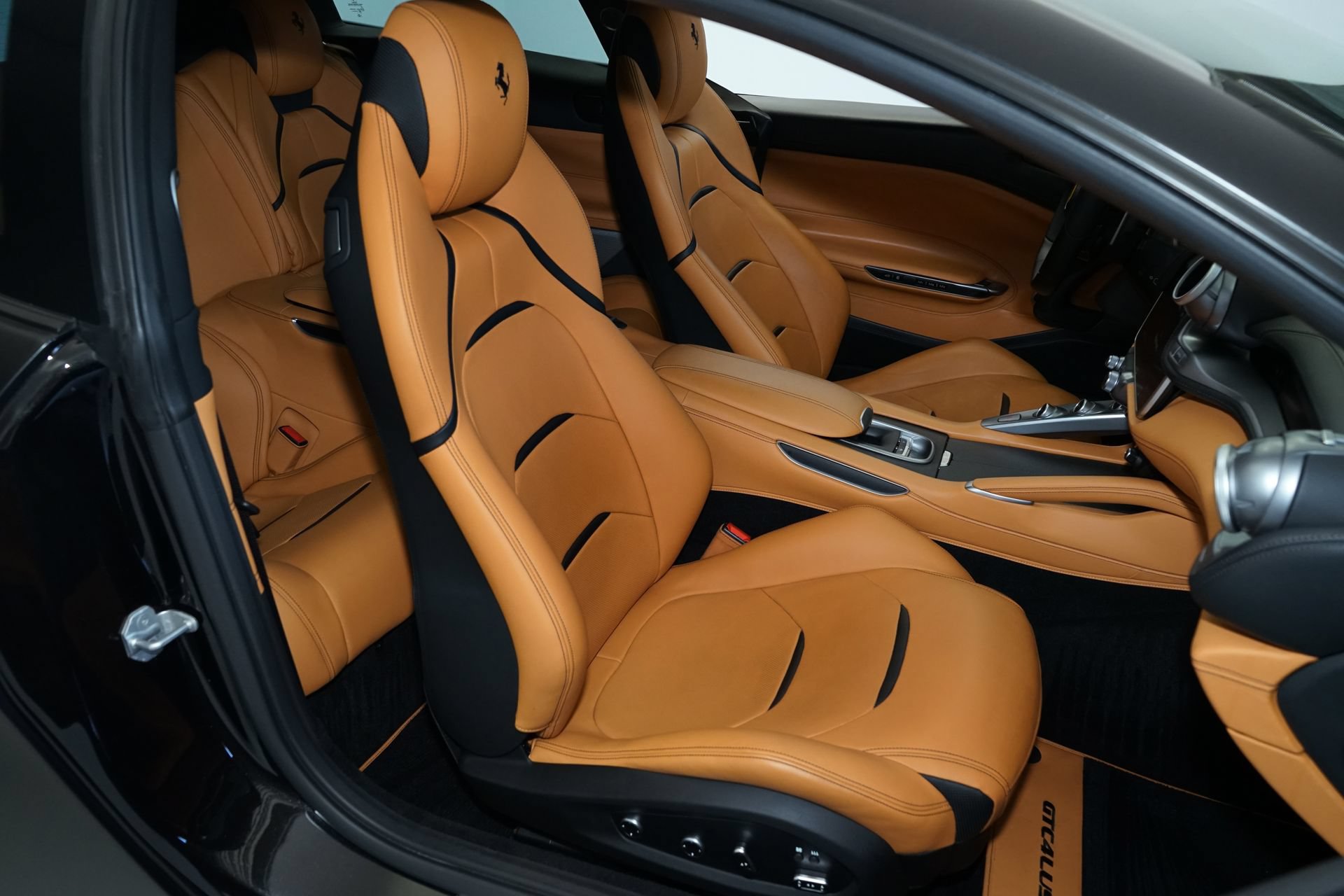 Used 2018 Ferrari GTC4Lusso AWD/4WD image 11