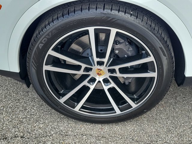 Certified 2024 Porsche Cayenne image 12