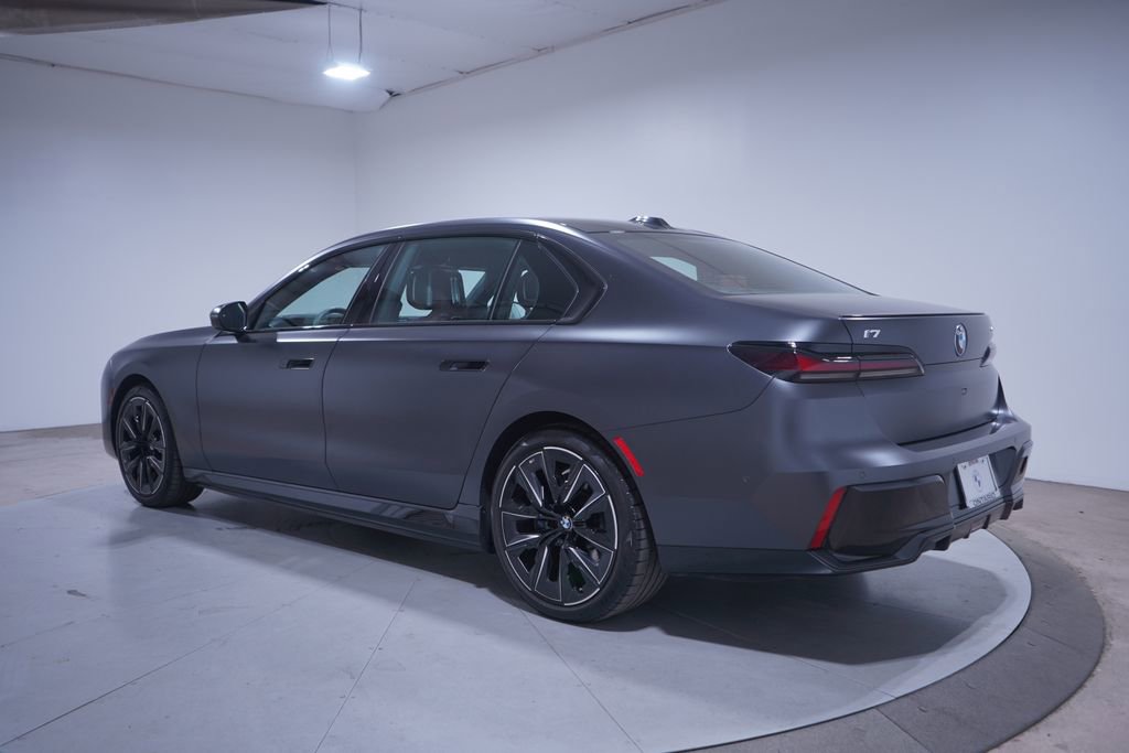 Used 2025 BMW i7 eDrive50 w/ M Sport Package image 3
