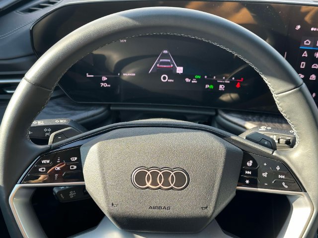 Used 2025 Audi Q5 Premium Plus w/ Premium Plus AWD/4WD image 24