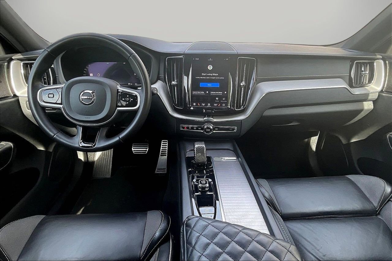 Used 2022 Volvo XC60 B5 R-Design w/ Advanced Package image 15
