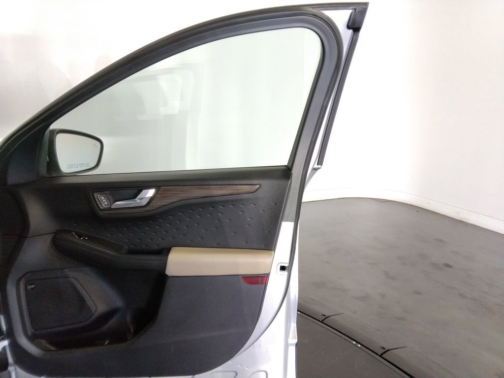 Used 2020 Ford Escape Titanium image 42