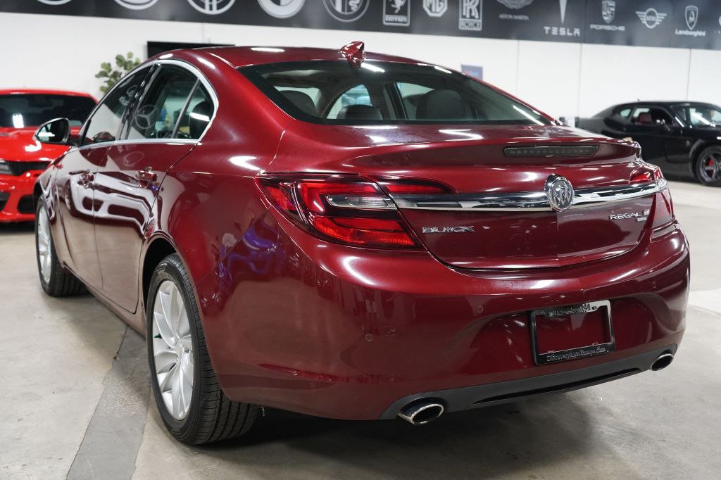 Used 2017 Buick Regal Premium w/ Driver Confidence Package #1 AWD/4WD image 2