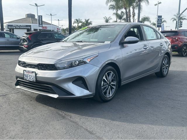 Certified 2023 Kia Forte LXS w/ LXS Technology Package FWD image 3