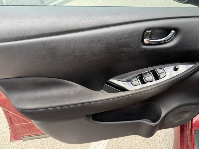 Used 2022 Nissan Leaf SV image 10