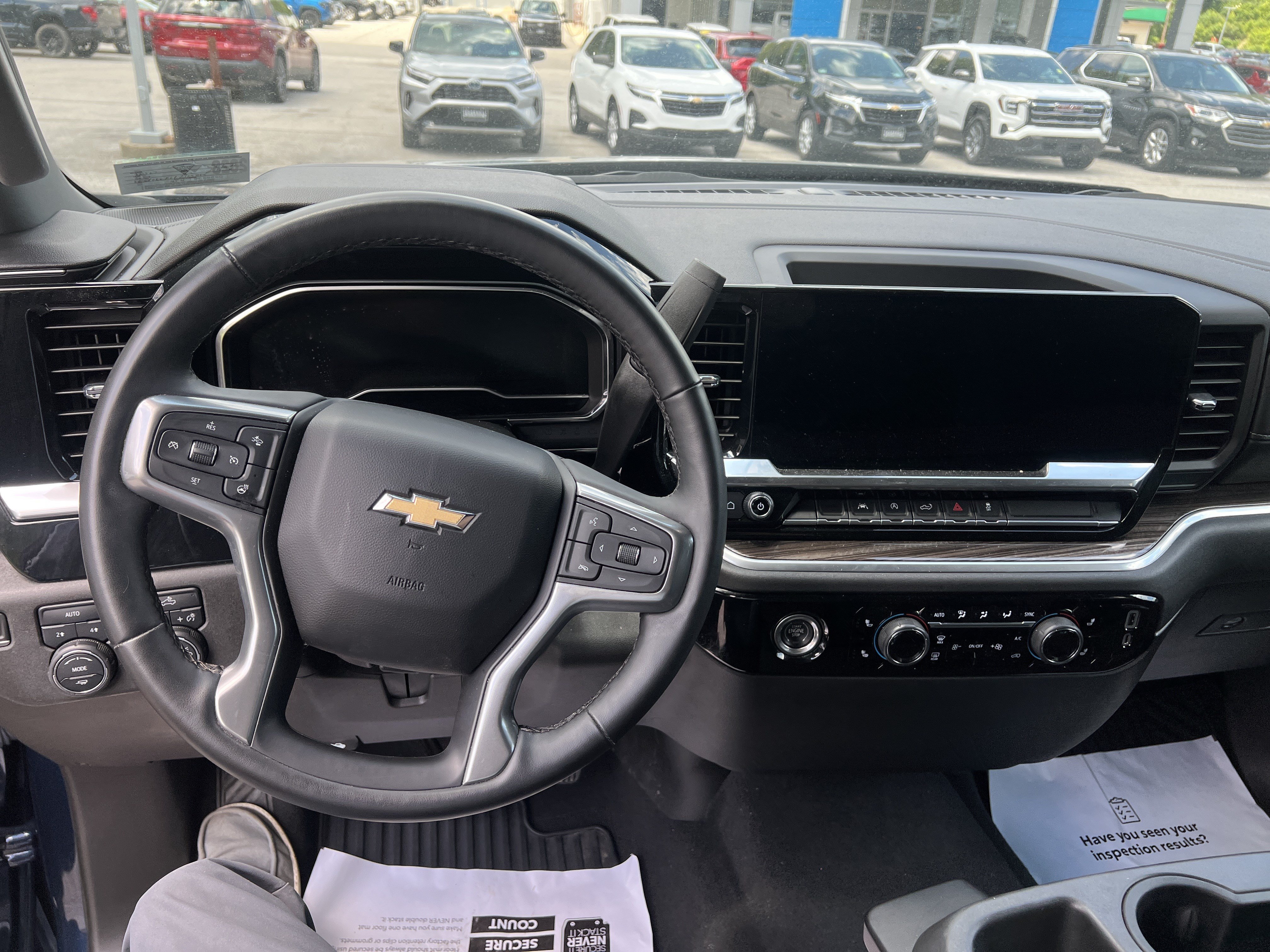 Used 2023 Chevrolet Silverado 1500 LT AWD/4WD image 8