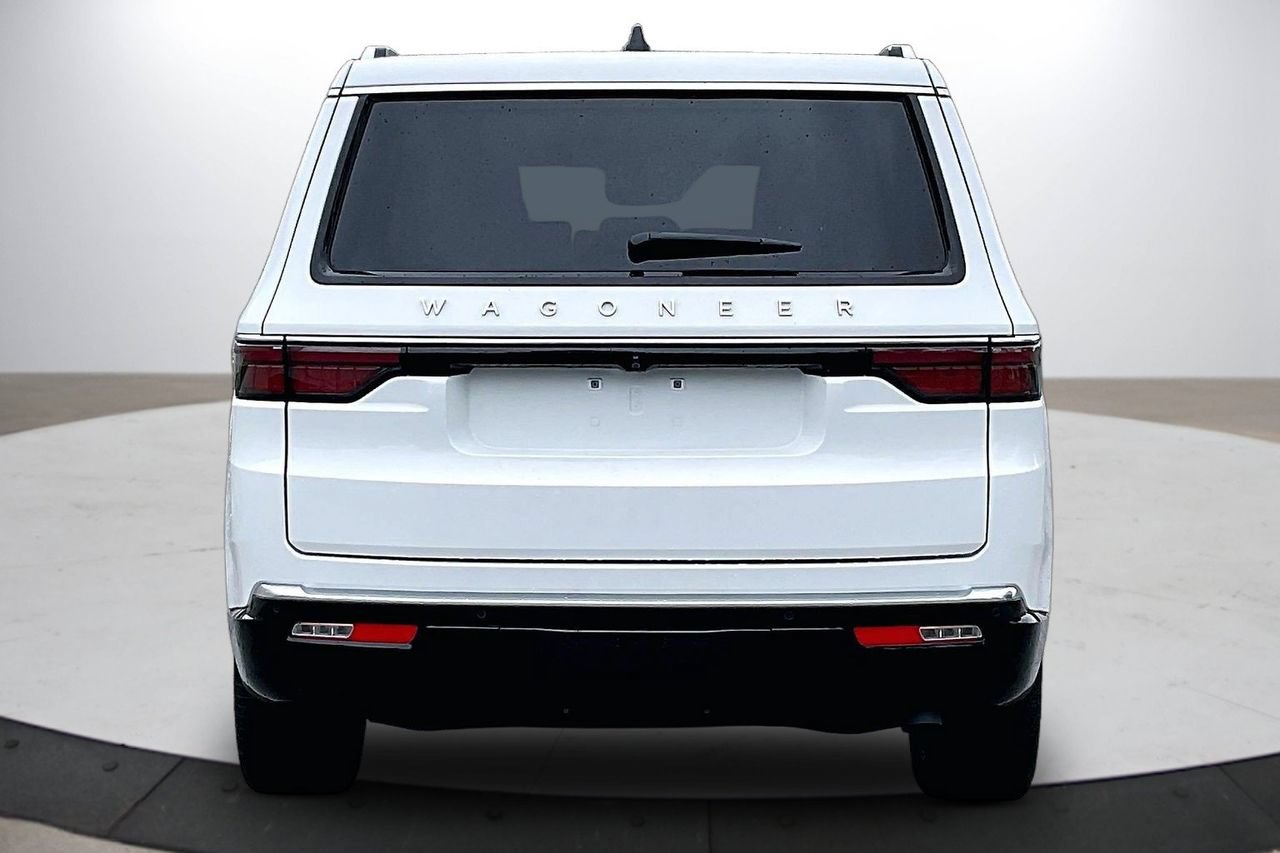 Certified 2025 Jeep Wagoneer Series III w/ Premium Group I AWD/4WD image 8