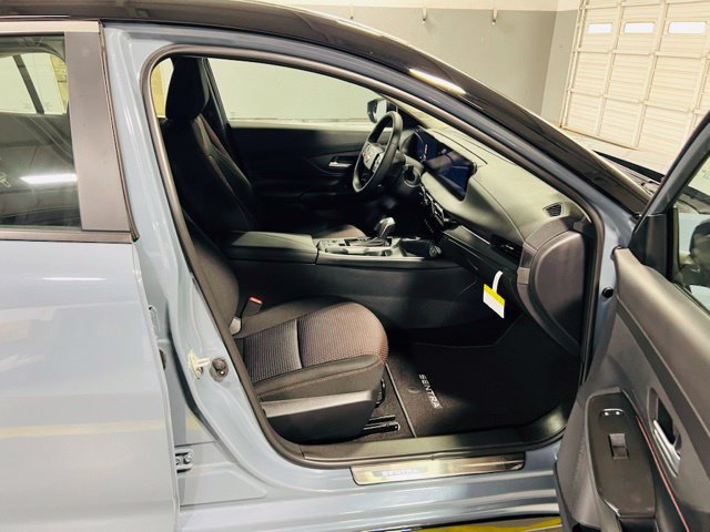 New 2026 Nissan Sentra SR w/ Floor Mat Package FWD image 32