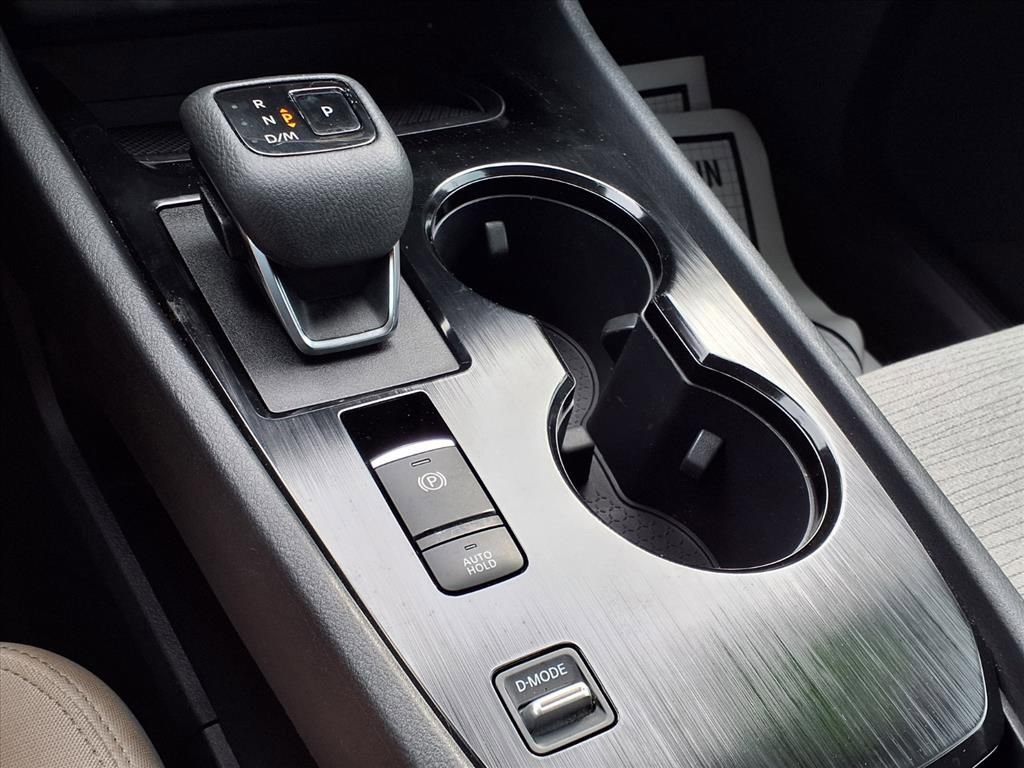 Certified 2022 Nissan Rogue SV image 8