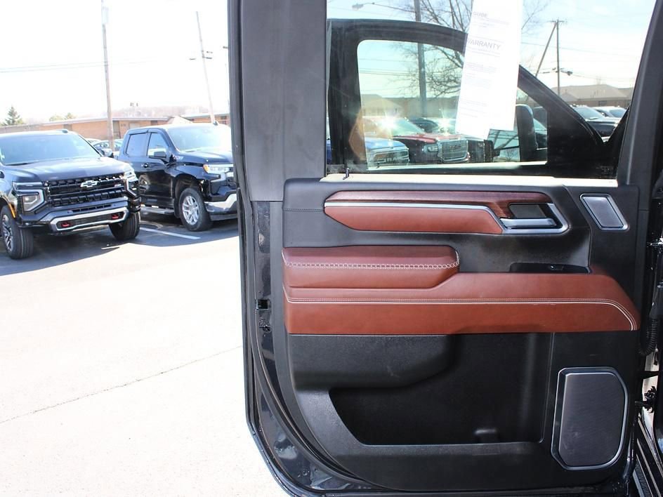 Used 2024 GMC Sierra 2500 Denali Ultimate AWD/4WD image 33