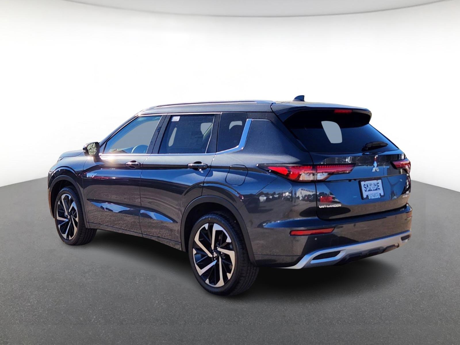 New 2025 Mitsubishi Outlander SEL image 4