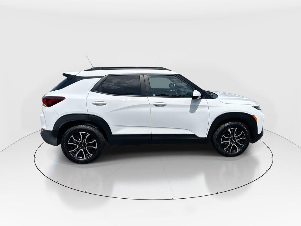 Used 2023 Chevrolet TrailBlazer ACTIV w/ Sun and Liftgate Package image 9