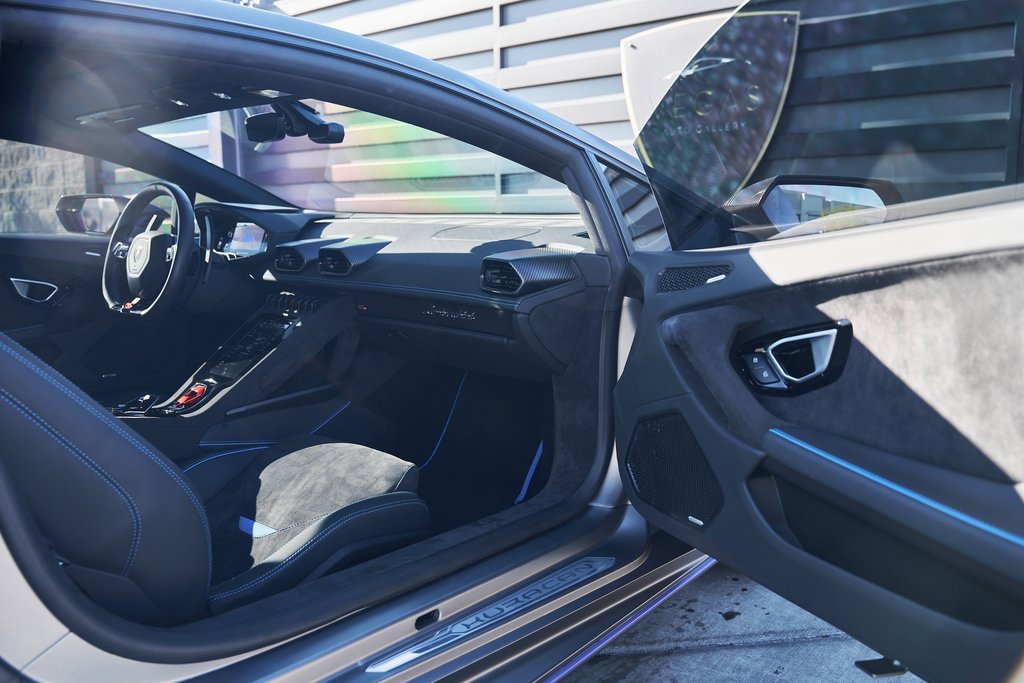 Used 2023 Lamborghini Huracan Tecnica image 23